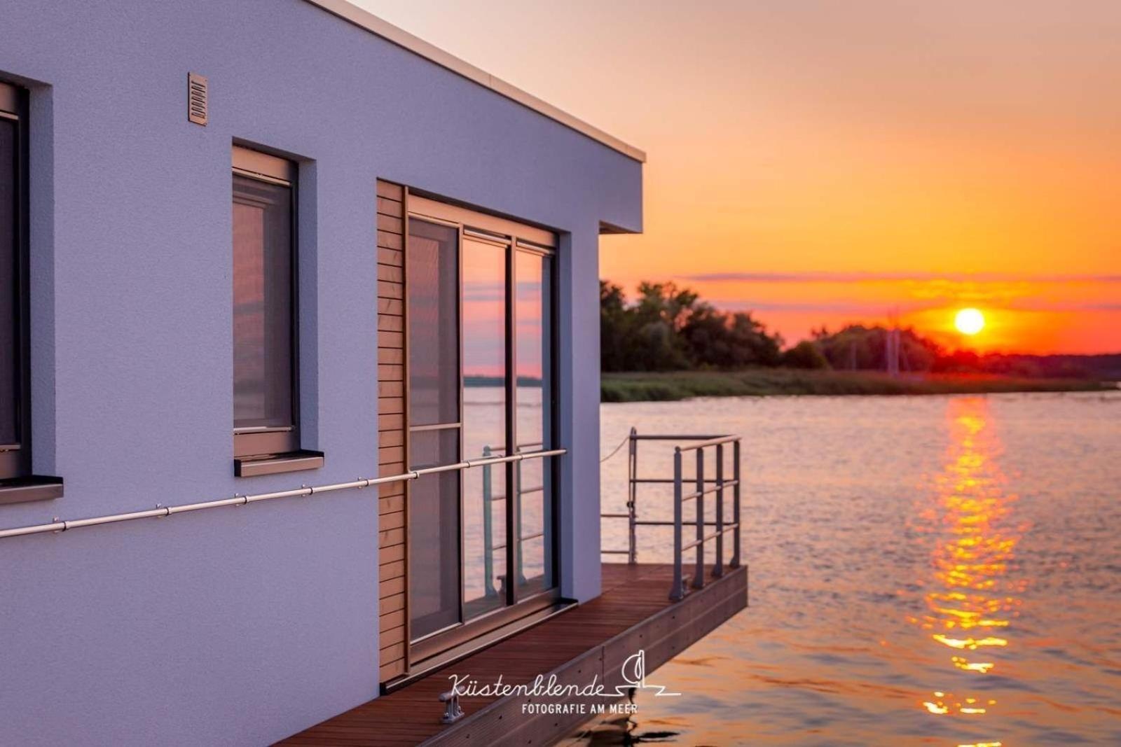 Отель Hausboot Kranichnest Рибниц-Дамгартен Экстерьер фото